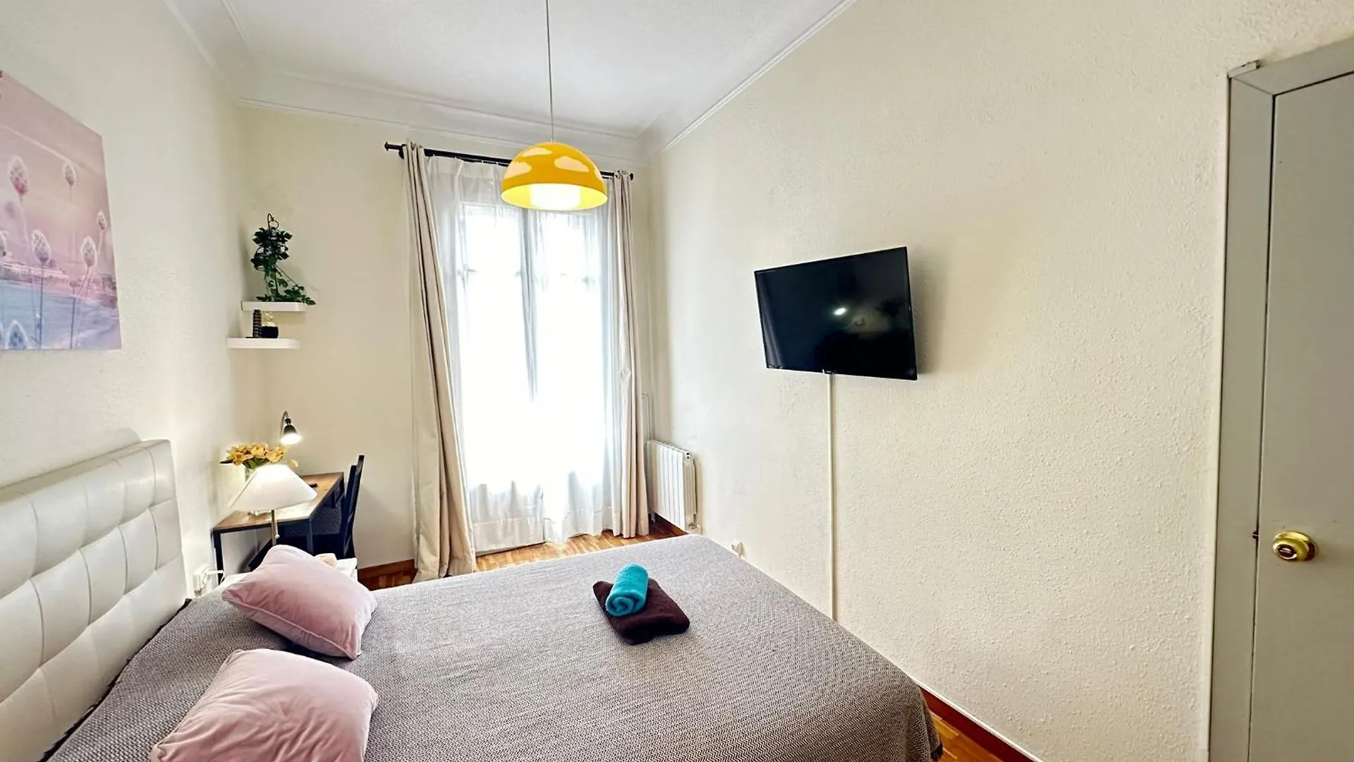 Rooms Aribau Barcelona Bed & Breakfast