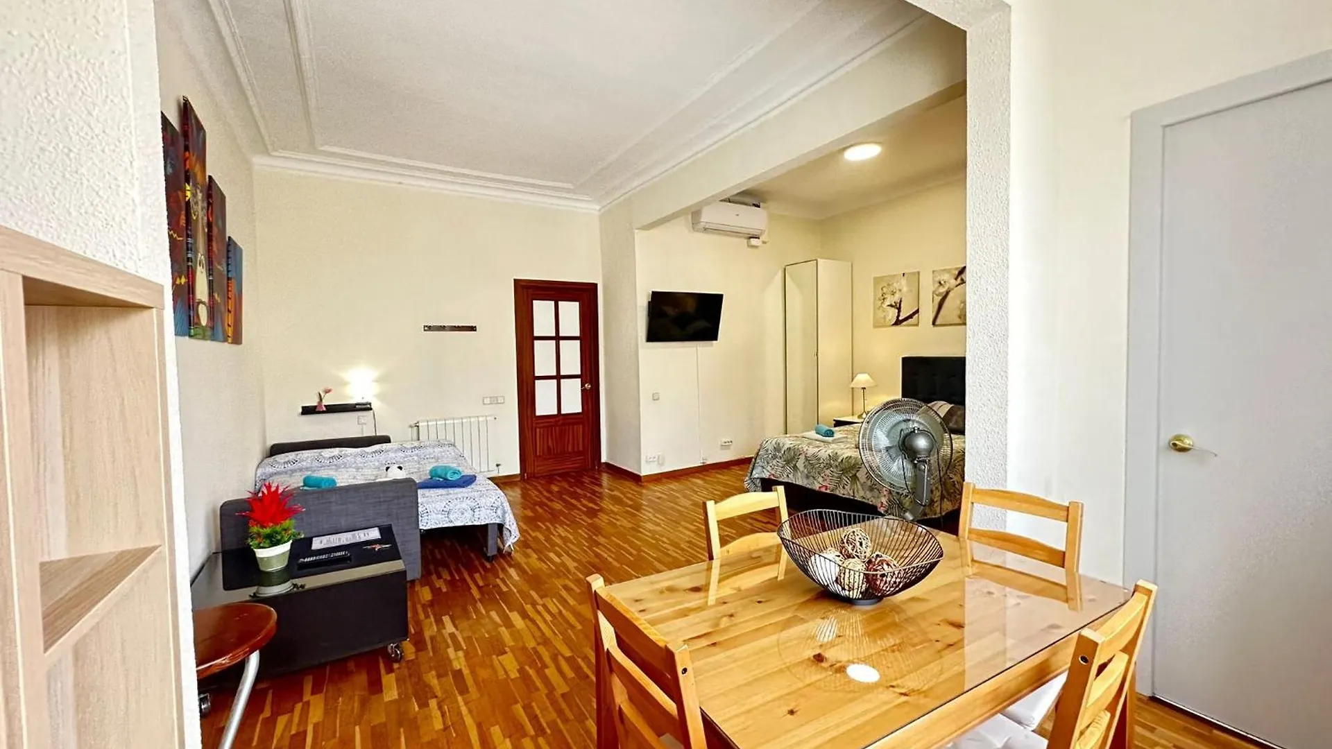 Rooms Aribau Barcelona Nocleg ze śniadaniem